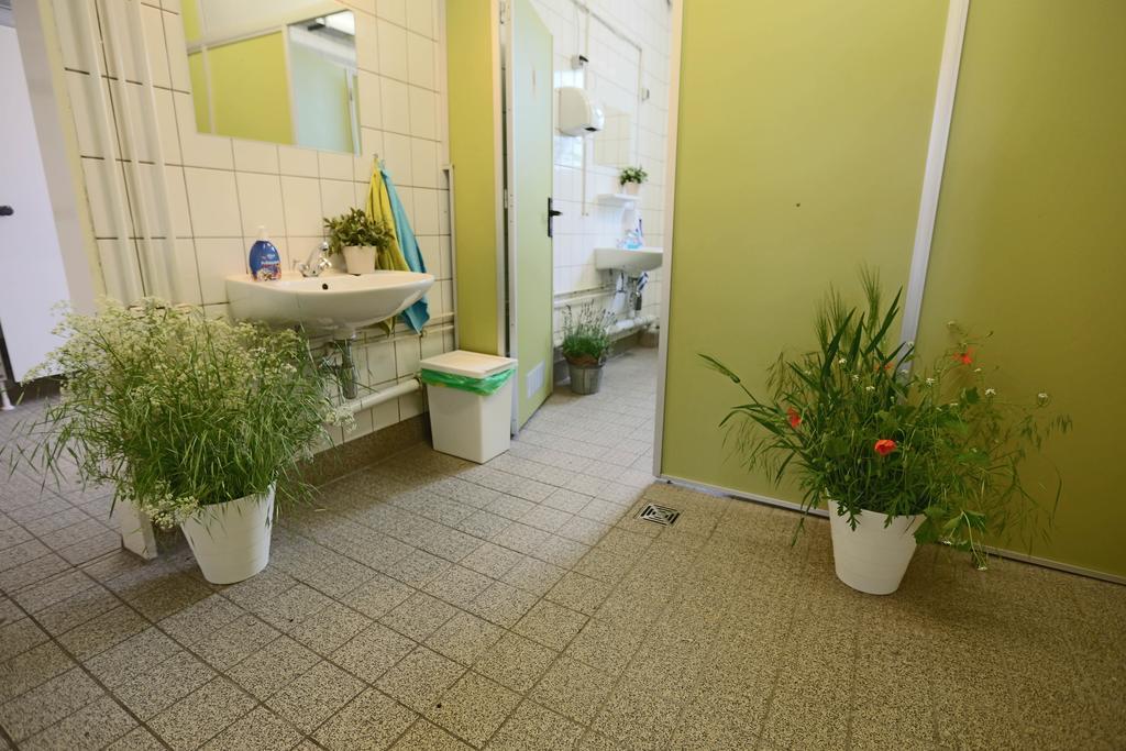 هيلدسهايم Family Inn Herberge الغرفة الصورة